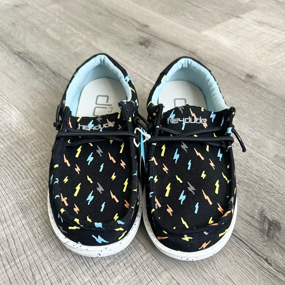 Hey Dude Dudes Wally Youth-Black Flash-Electric Lightening Bolts-size youth Y3 - Picture 4 of 9